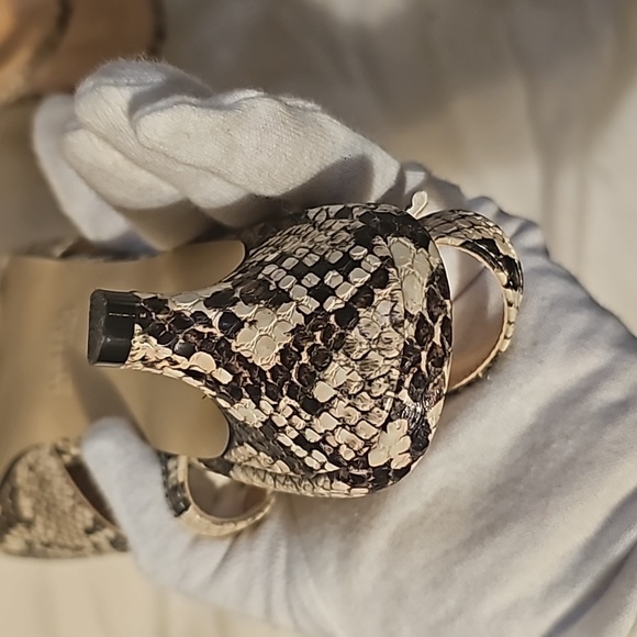 Kitten Heel Snakeskin Pump - Picture 7 of 11